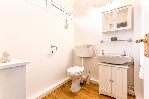 3 bedroom end of terrace house for sale, Gloucester Crescent, Wigston LE18