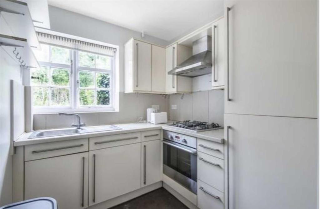 Neale-close-hampstead-garden-suburb-n2