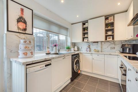 2 bedroom ground floor maisonette for sale, Gordon Road, Sidcup, DA15