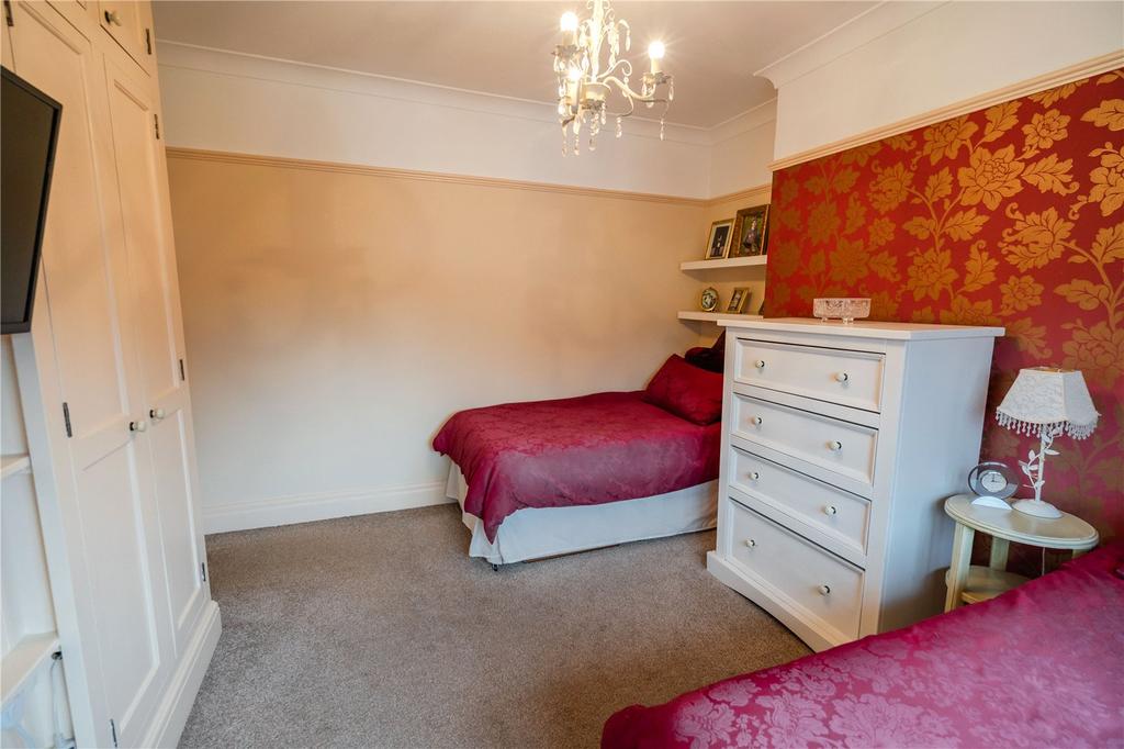 Bedroom 2 (2)