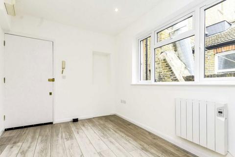 Studio to rent, North End Road, London W14