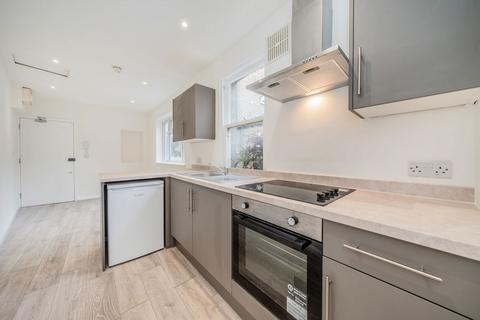 Studio to rent, North End Road, London W14
