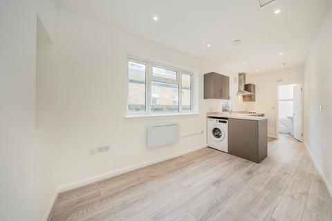 Studio to rent, North End Road, London W14