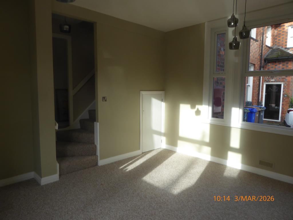 Lounge/Dining Area