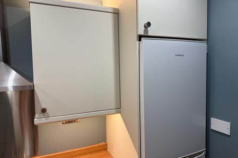 2 bedroom semi-detached house to rent, St. Christopher Avenue, Stoke-on-Trent ST4