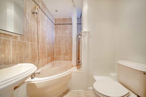 1 bedroom flat to rent, Queensway, London W2
