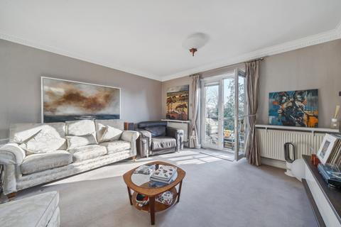 2 bedroom flat to rent, Oatlands Drive, Weybridge KT13