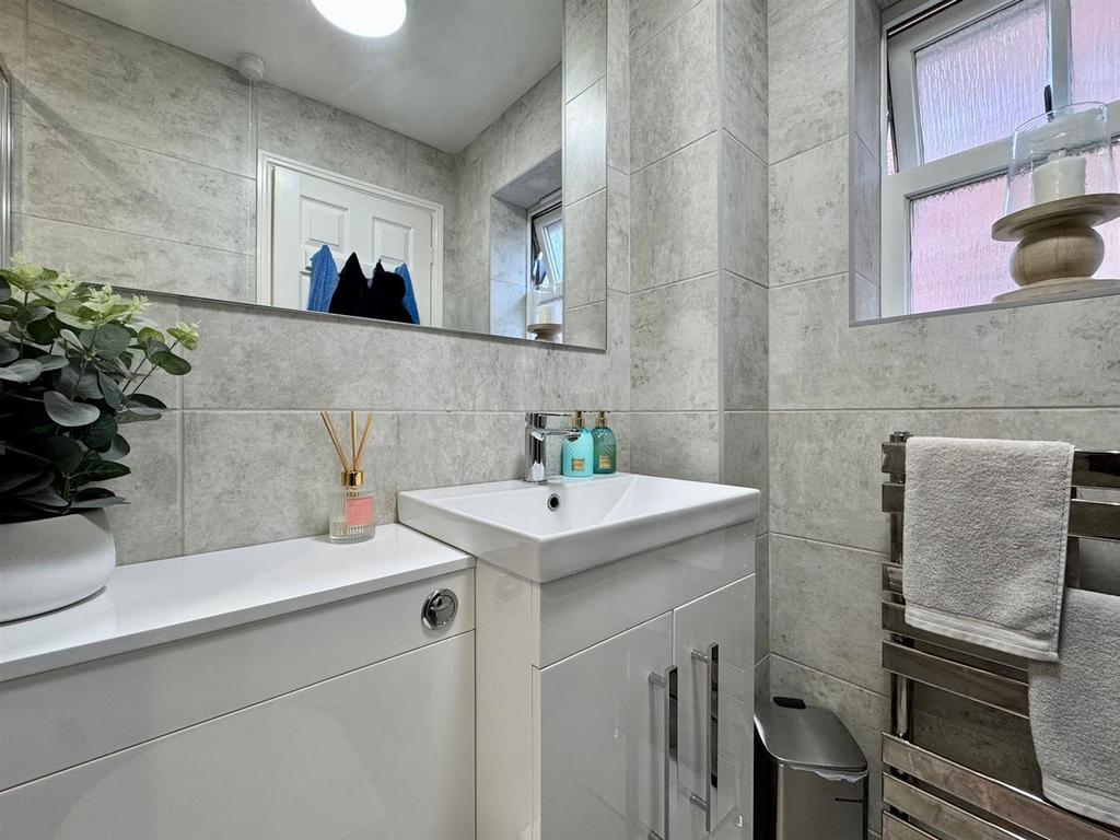 Master ensuite , 2.jpeg