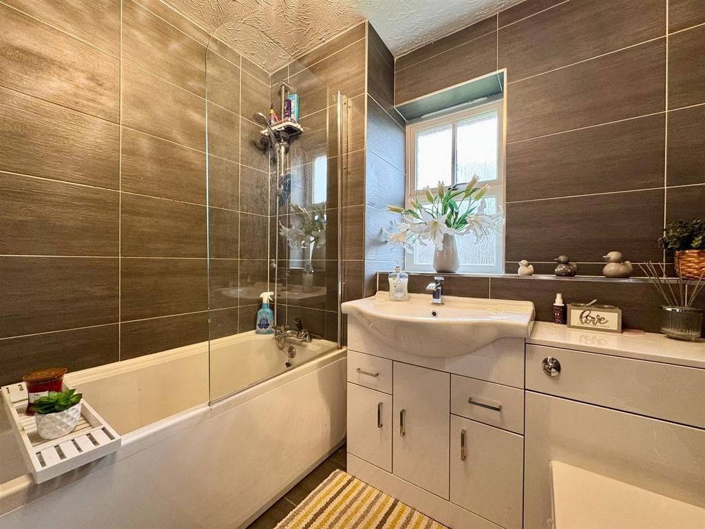 Family bathroom.jpeg
