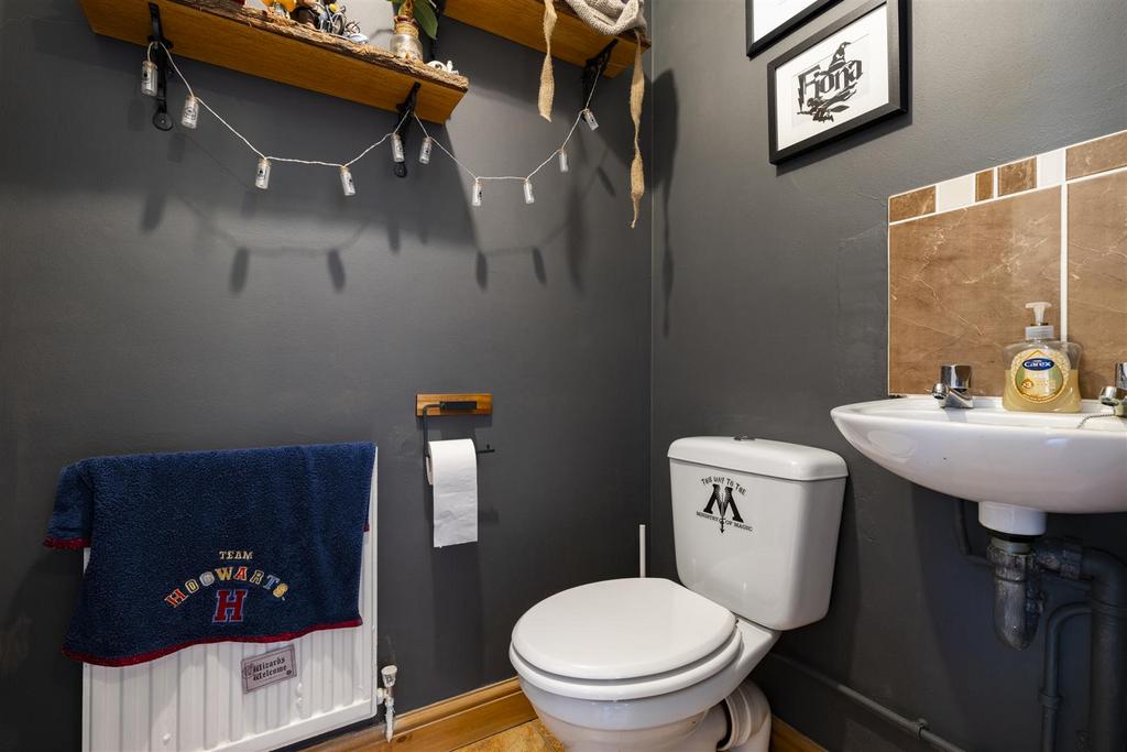 DOWNSTAIRS TOILET.jpg