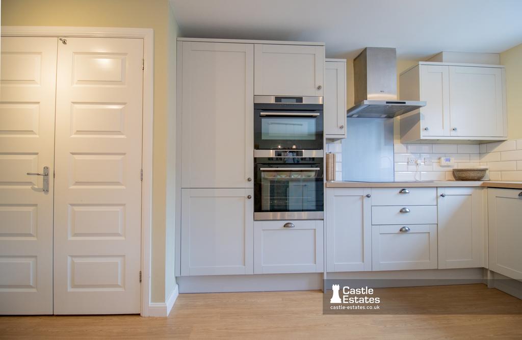 Kitchen &amp; Dining