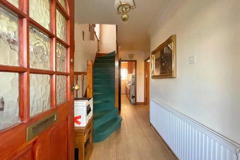 undefined, Greenford Road, UB6