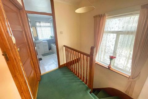 undefined, Greenford Road, UB6