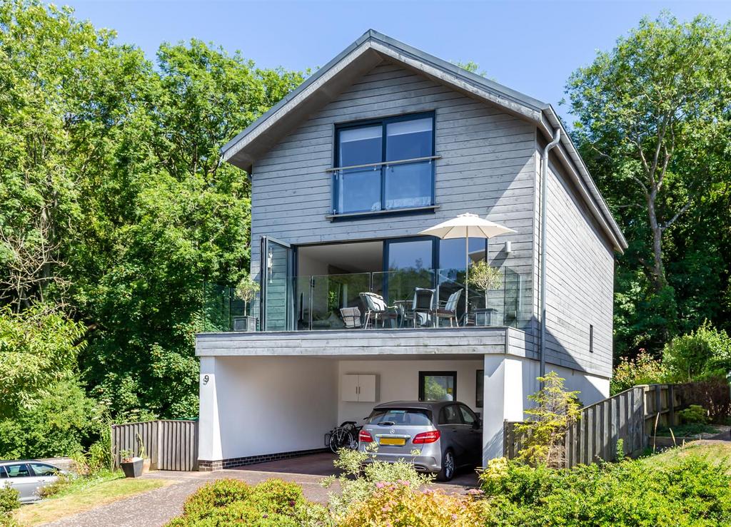 9 Solent Lawns