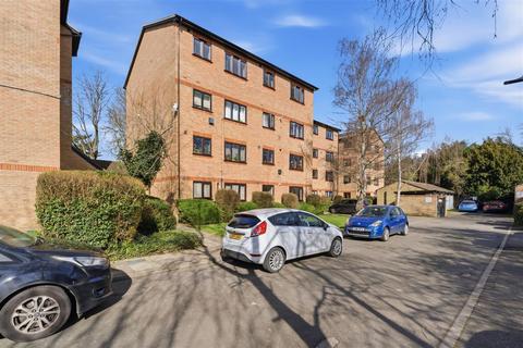 1 bedroom apartment for sale, Azalea Close, Hanwell