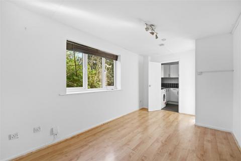 1 bedroom apartment for sale, Azalea Close, Hanwell