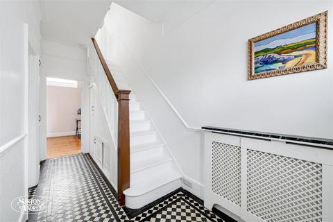 5 bedroom end of terrace house for sale, Haslemere Avenue, Northfields