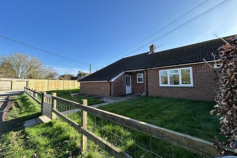 3 bedroom bungalow to rent, The Chestnuts, Wootton St Lawrence