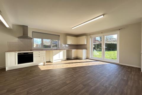 3 bedroom bungalow to rent, The Chestnuts, Wootton St Lawrence