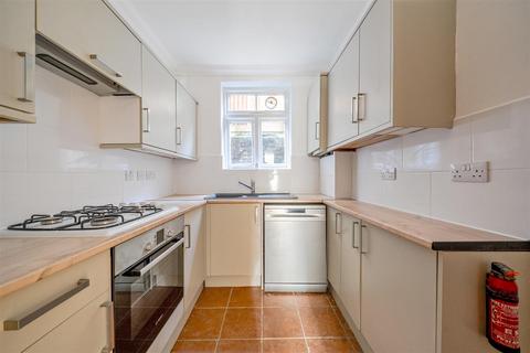 2 bedroom apartment for sale, Avenue South, Surbiton