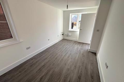 3 bedroom townhouse to rent, Wagtail Road, Downham Market