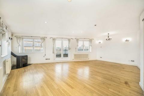 2 bedroom flat to rent, Rotherhithe Street, London SE16