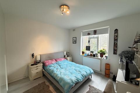 3 bedroom flat for sale, Finchley Road, London NW3