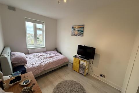 3 bedroom flat for sale, Finchley Road, London NW3