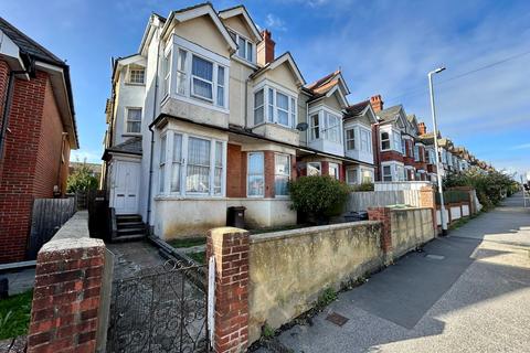 3 bedroom flat for sale, Amherst Road, Bexhill on Sea TN40
