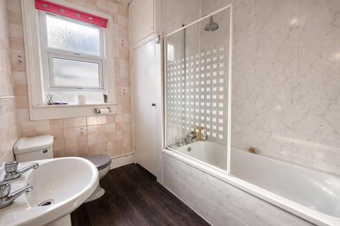 3 bedroom flat for sale, Amherst Road, Bexhill on Sea TN40