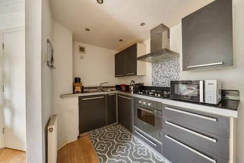 2 bedroom flat for sale, Springfield Court, Kingston, Kingston upon Thames, KT1