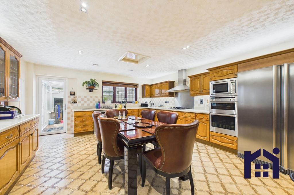 Dining kitchen