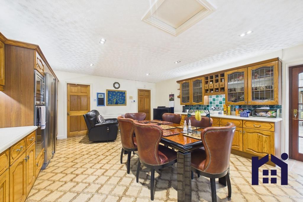 Dining kitchen