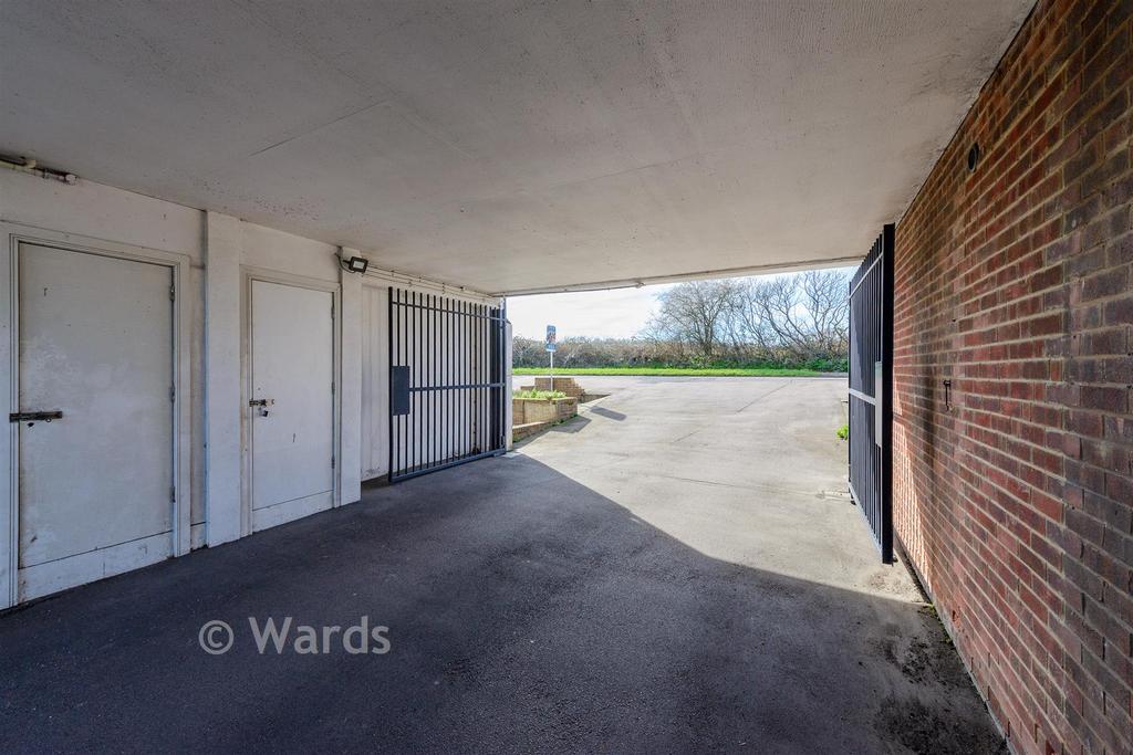 Driveway/Parking