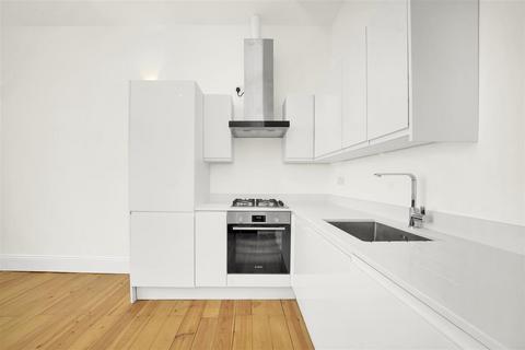 2 bedroom flat to rent, Evering Road, London, E5