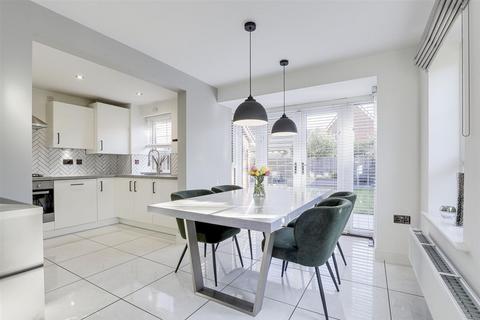 3 bedroom detached house for sale, Gum Tree Close, Nottingham NG12