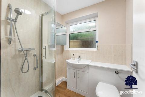 2 bedroom maisonette to rent, Wandle Road, Morden SM4