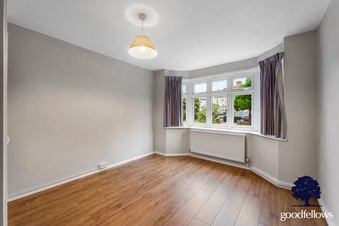 2 bedroom maisonette to rent, Wandle Road, Morden SM4
