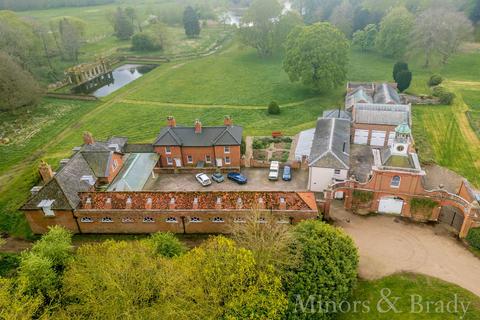 undefined, Didlington, Didlington Manor, IP26