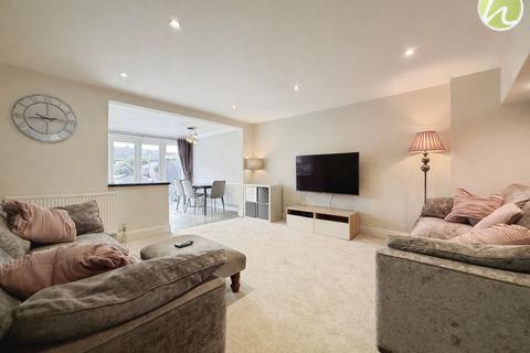 4 bedroom terraced house for sale, Boyce Road, Stanford-Le-Hope, SS17