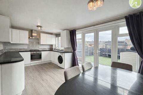 4 bedroom terraced house for sale, Boyce Road, Stanford-Le-Hope, SS17