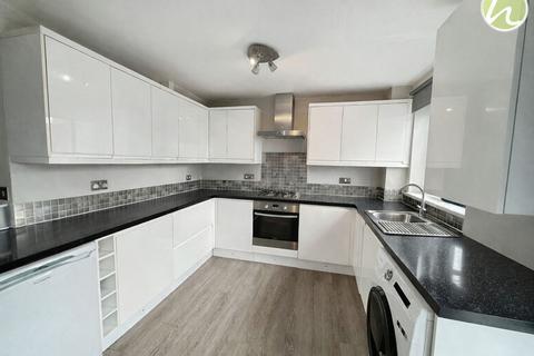 4 bedroom terraced house for sale, Boyce Road, Stanford-Le-Hope, SS17