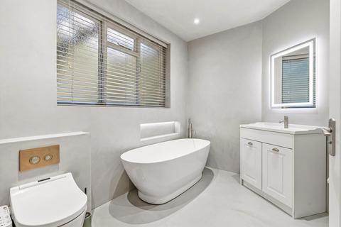 1 bedroom flat to rent, Cornwall Gardens, London SW7