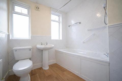 3 bedroom flat to rent, Coppice Way, Newcastle Upon Tyne, NE2