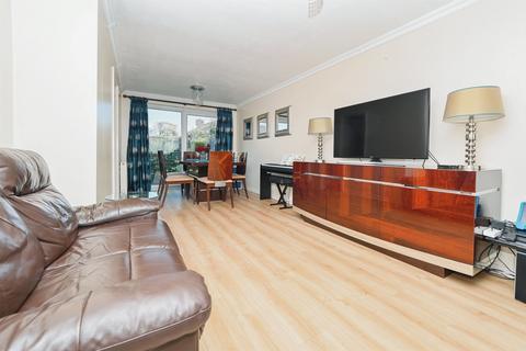 3 bedroom detached house for sale, Maplefield, Park Street, St. Albans