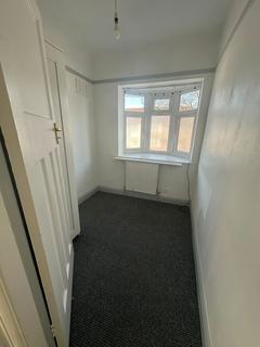 4 bedroom end of terrace house to rent, Monks Park, Wembley HA9