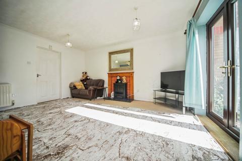 3 bedroom terraced house for sale, Brackenwood Crescent, Bury St. Edmunds