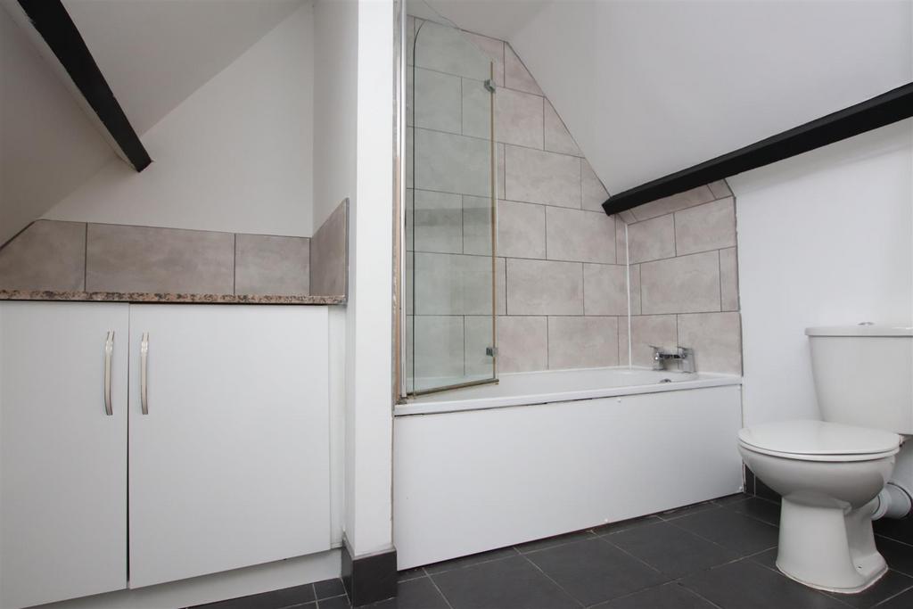 Bathroom.JPG