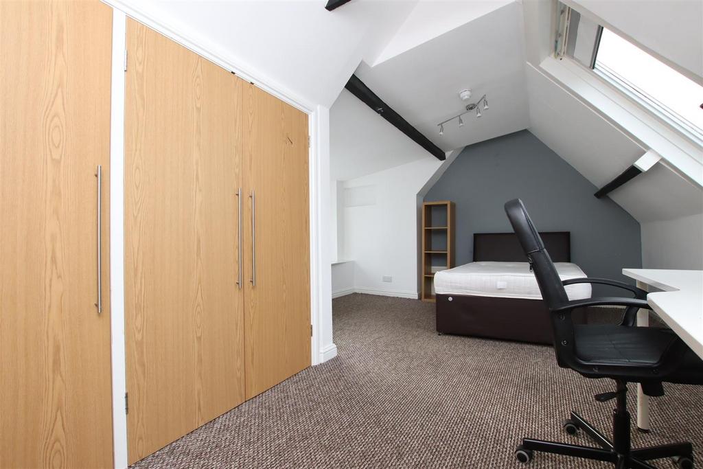 Bedroom.JPG