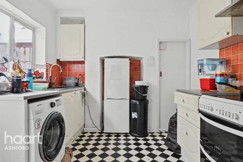 3 bedroom terraced house for sale, Sussex Avenue, Ashford